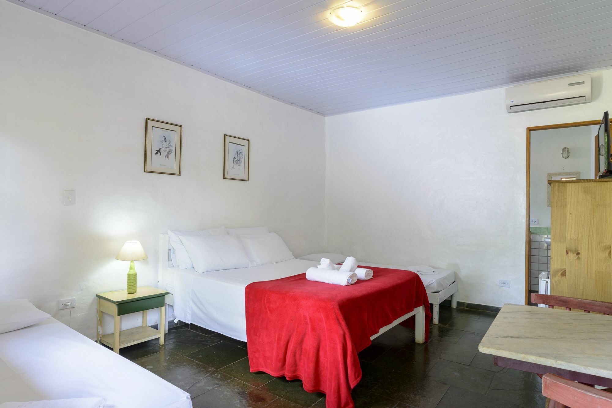Inn Velinn Bromelias 3*